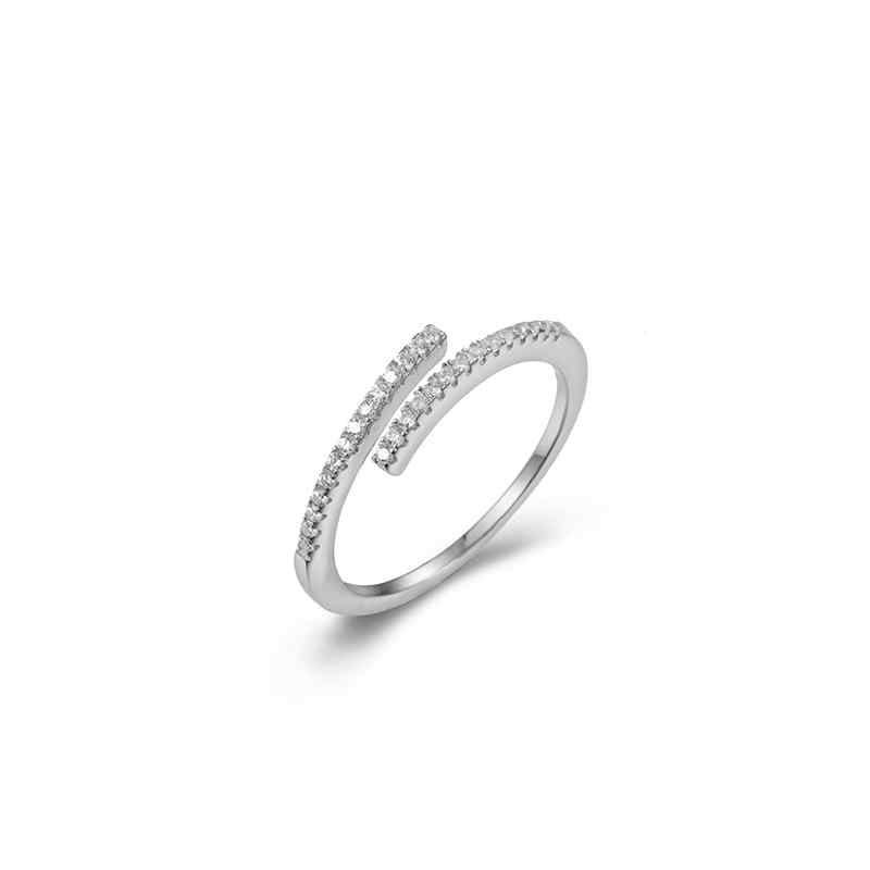 Anillo de plata con circonitas